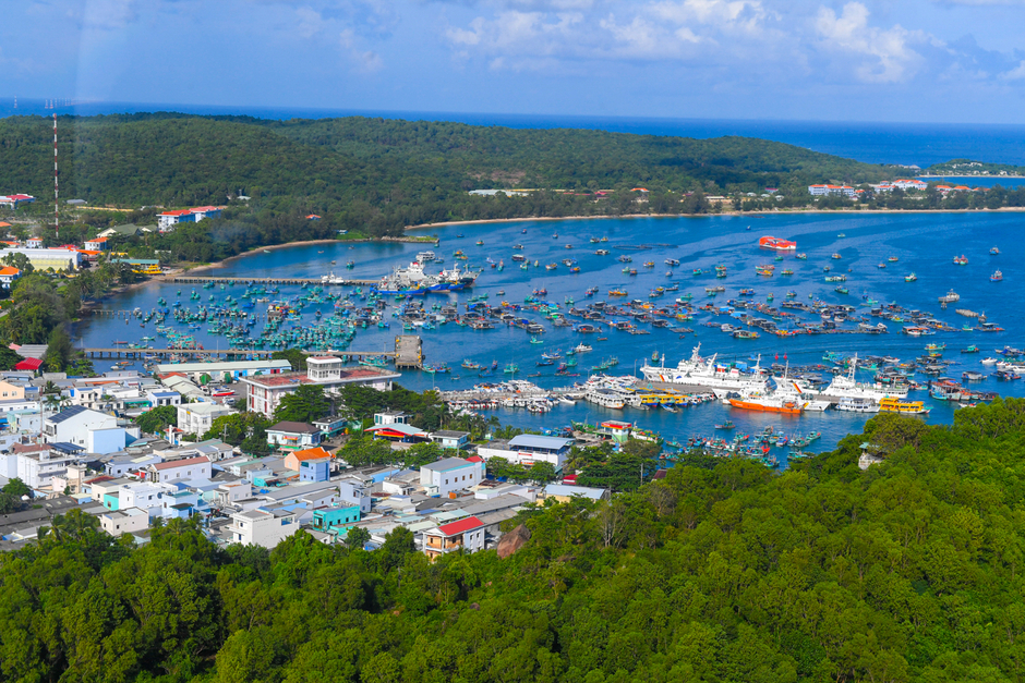 3 hòn đảo có sân bay ở Việt Nam: Nơi là thiên đường nghỉ dưỡng, nơi có đường cao tốc, nơi thu hơn 3.000 tỷ mỗi năm nhờ du lịch 3 hòn đảo có sân bay ở Việt Nam: Nơi là thiên đường nghỉ dưỡng, nơi có đường cao tốc, nơi thu hơn 3.000 tỷ mỗi năm nhờ du lịch