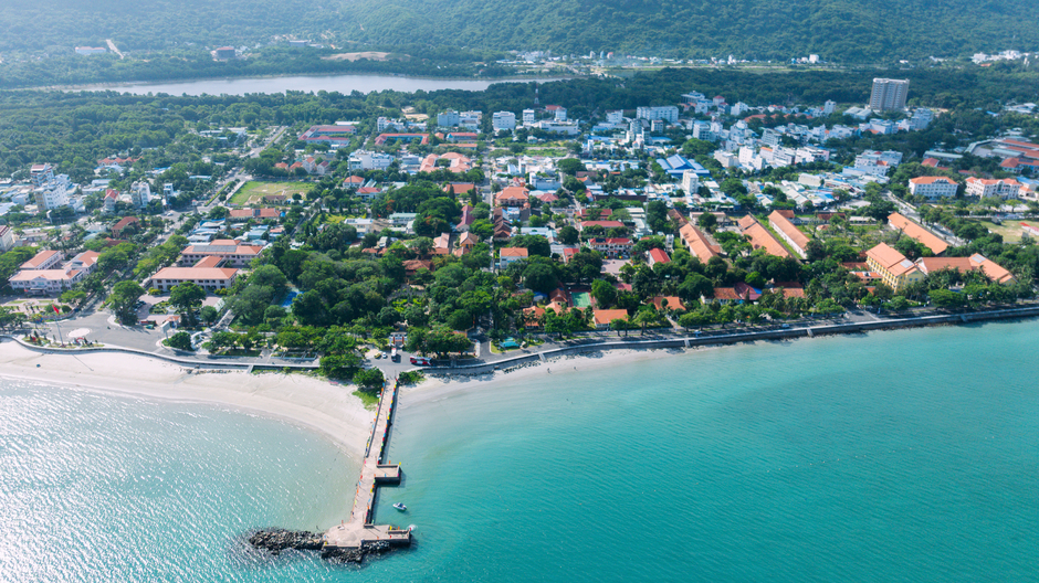 3 hòn đảo có sân bay ở Việt Nam: Nơi là thiên đường nghỉ dưỡng, nơi có đường cao tốc, nơi thu hơn 3.000 tỷ mỗi năm nhờ du lịch 3 hòn đảo có sân bay ở Việt Nam: Nơi là thiên đường nghỉ dưỡng, nơi có đường cao tốc, nơi thu hơn 3.000 tỷ mỗi năm nhờ du lịch