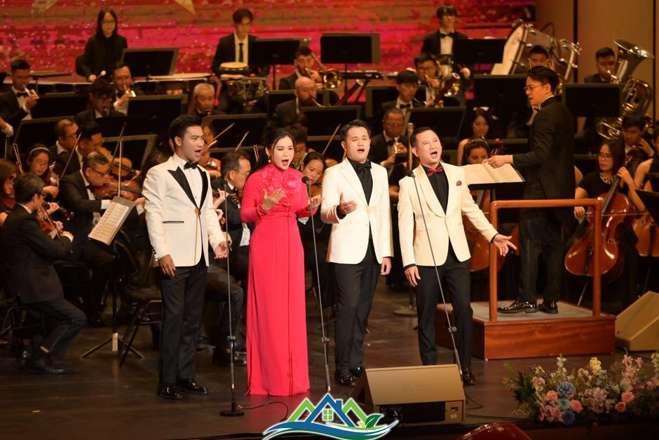 Ấn tượng từ Gala ROXMei “Đẹp và Chất Ấn tượng từ Gala ROXMei “Đẹp và Chất