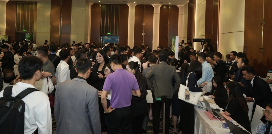 Bất động sản phản ứng tích cực hậu sáp nhập: Doanh nghiệp hồ hởi bung hàng, người mua sẵn lòng “mở hầu bao” Bất động sản phản ứng tích cực hậu sáp nhập: Doanh nghiệp hồ hởi bung hàng, người mua sẵn lòng “mở hầu bao”
