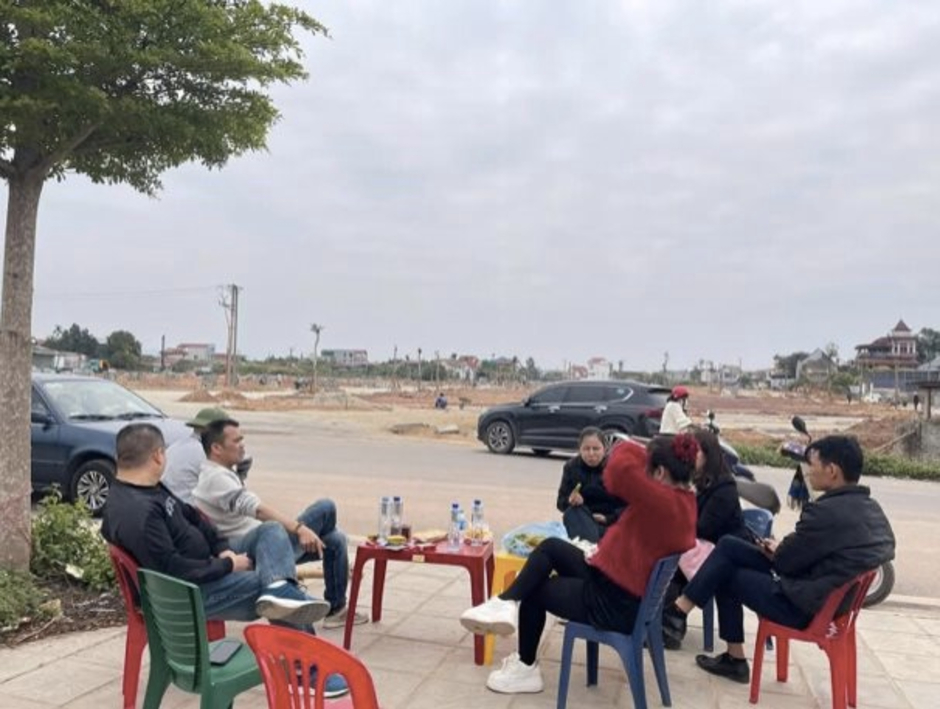 Bát nháo đào tạo môi giới bất động sản: Nguy cơ môi giới không chuyên “thổi giá” gây sốt ảo thị trường Bát nháo đào tạo môi giới bất động sản: Nguy cơ môi giới không chuyên “thổi giá” gây sốt ảo thị trường