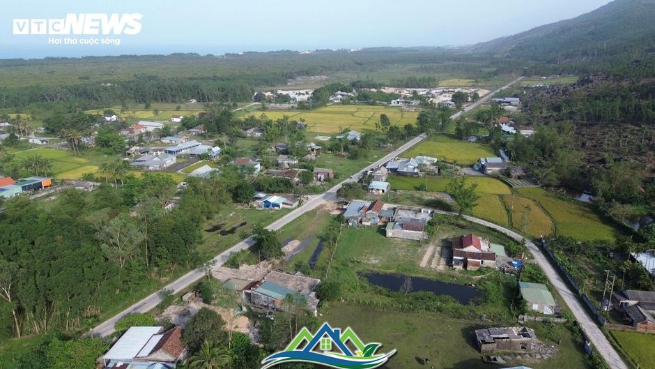 Bên trong ngôi làng bị 'mắc kẹt' bởi dự án sân golf 'treo' gần 2 thập kỷ Bên trong ngôi làng bị 'mắc kẹt' bởi dự án sân golf 'treo' gần 2 thập kỷ