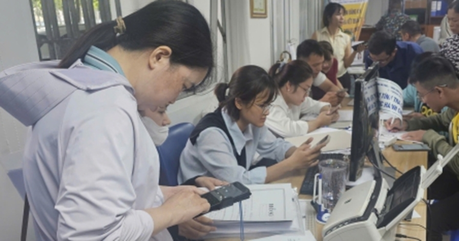 Bị lừa mất tiền, người mua nhà ở xã hội vẫn nghĩ ‘cò’ đã giúp mình