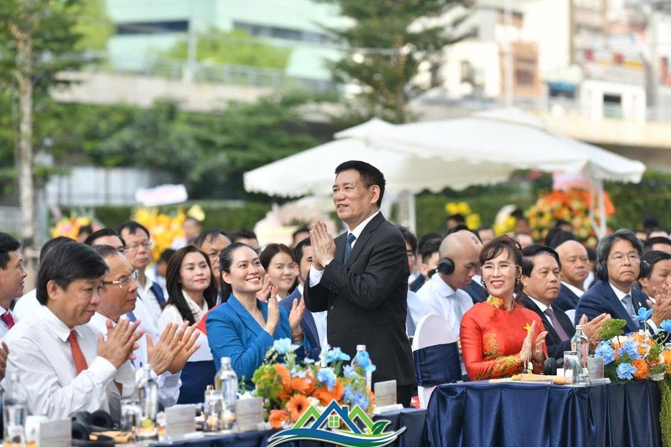 Bí thư Thành ủy TP HCM dự lễ khánh thành Trung tâm Tài chính quốc tế cao 55 tầng Bí thư Thành ủy TP HCM dự lễ khánh thành Trung tâm Tài chính quốc tế cao 55 tầng