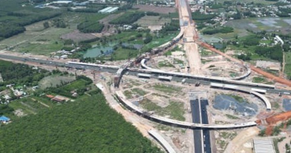 Bộ trưởng Xây dựng: Cần tăng tốc các dự án kết nối sân bay Long Thành