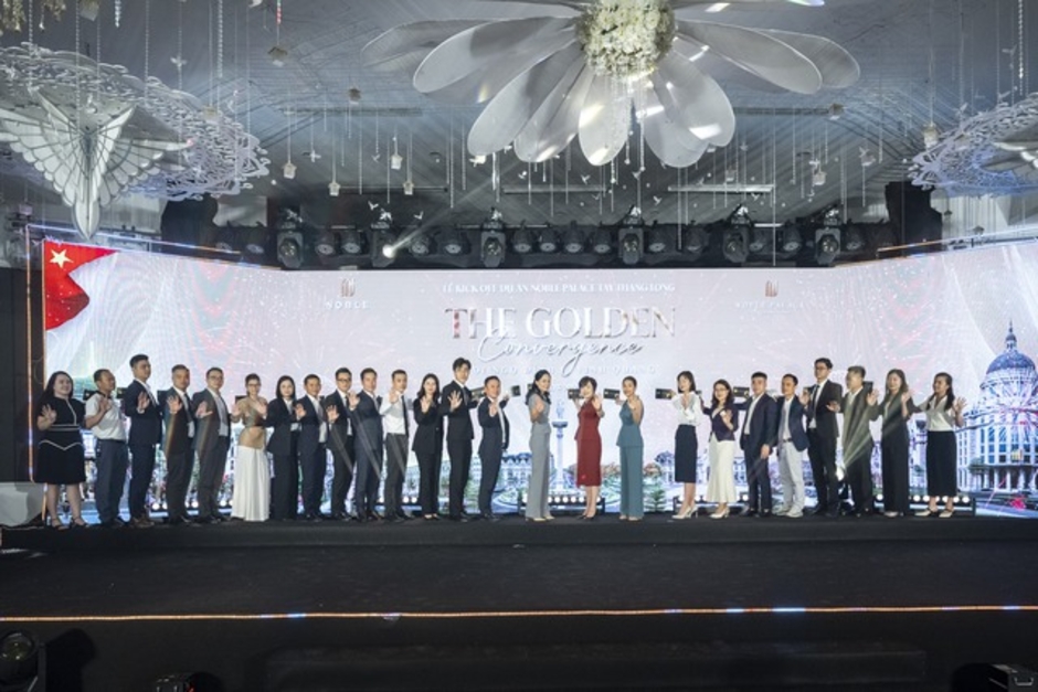 Bùng khí thế ngày kick-off: Gần 1.400 “chiến binh” cùng Noble Palace Tay Thang Long sẵn sàng tạo sóng lớn Bùng khí thế ngày kick-off: Gần 1.400 “chiến binh” cùng Noble Palace Tay Thang Long sẵn sàng tạo sóng lớn