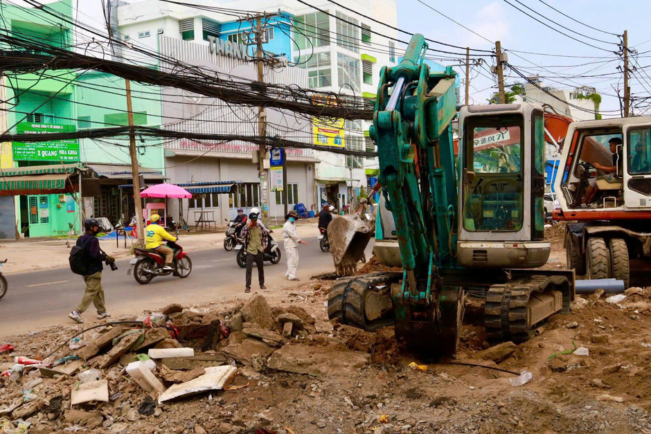 Cà Mau “cấp tốc” chuẩn bị thu hồi hơn 500 ha đất với tổng kinh phí trên 2.000 tỷ đồng, để thực hiện dự án trọng điểm dài 90 km kết nối với cực Nam của Tổ quốc Cà Mau “cấp tốc” chuẩn bị thu hồi hơn 500 ha đất với tổng kinh phí trên 2.000 tỷ đồng, để thực hiện dự án trọng điểm dài 90 km kết nối với cực Nam của Tổ quốc