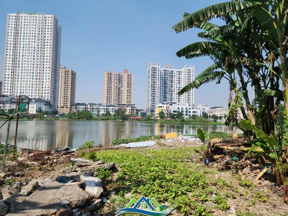 Các hồ lớn ở phường Định Công đang bị 'biến dạng' Các hồ lớn ở phường Định Công đang bị 'biến dạng'