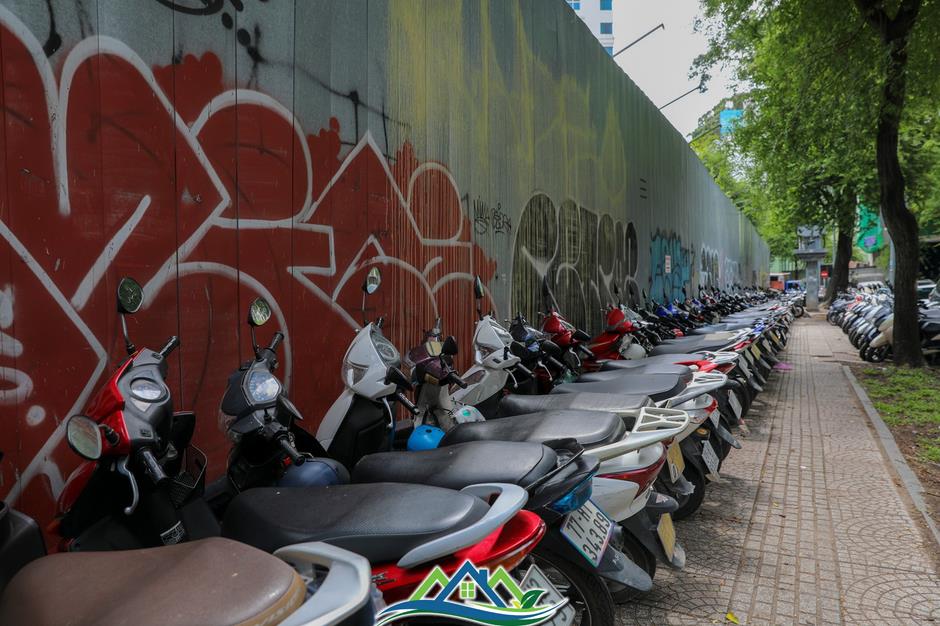 Cận cảnh 2 khu 'đất vàng' ở phường đắt đỏ nhất TPHCM được xin làm bãi gửi xe, tạo mảng xanh Cận cảnh 2 khu 'đất vàng' ở phường đắt đỏ nhất TPHCM được xin làm bãi gửi xe, tạo mảng xanh