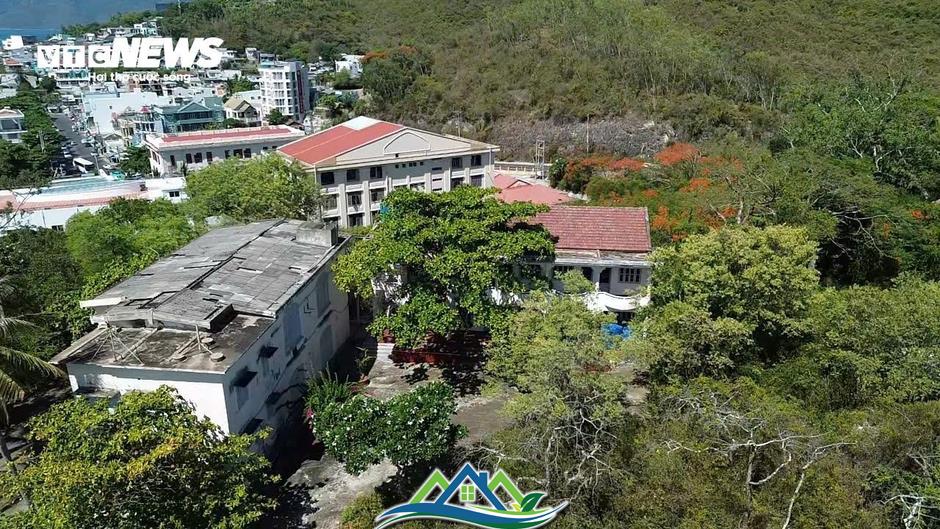 Cận cảnh biệt thự Vọng Nguyệt nơi Khánh Hoà từng định trưng dụng làm nhà công vụ Cận cảnh biệt thự Vọng Nguyệt nơi Khánh Hoà từng định trưng dụng làm nhà công vụ