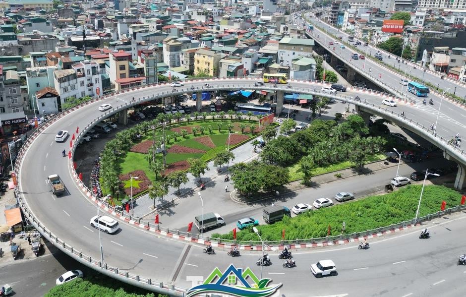 Cận cảnh các gầm cầu Hà Nội 'phủ kín' bãi ô tô, xe máy Cận cảnh các gầm cầu Hà Nội 'phủ kín' bãi ô tô, xe máy