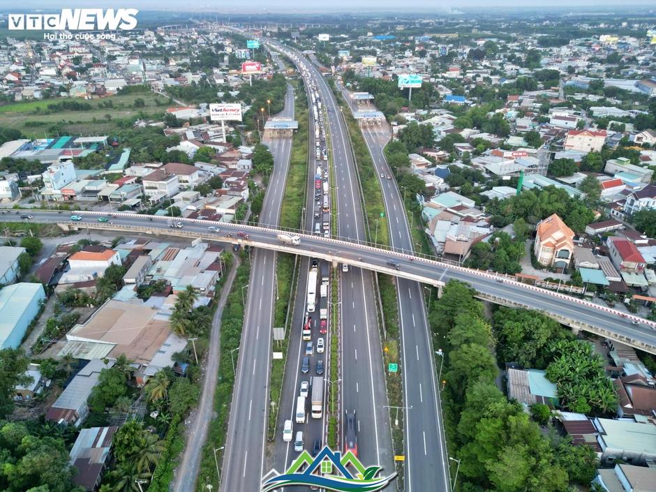 Cận cảnh các tuyến đường kết nối TP.HCM với Bà Rịa - Vũng Tàu trước sáp nhập Cận cảnh các tuyến đường kết nối TP.HCM với Bà Rịa - Vũng Tàu trước sáp nhập