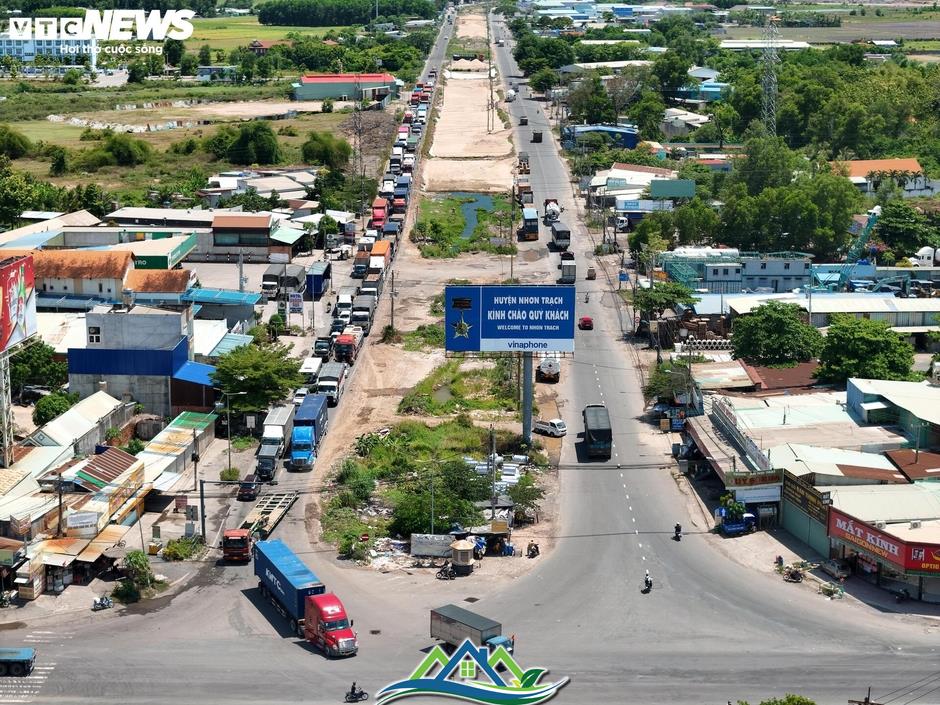 Cận cảnh các tuyến đường kết nối TP.HCM với Bà Rịa - Vũng Tàu trước sáp nhập Cận cảnh các tuyến đường kết nối TP.HCM với Bà Rịa - Vũng Tàu trước sáp nhập