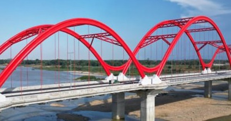Cận cảnh cầu vòm thép 850 tỷ đồng sắp thông xe ở Quảng Ngãi