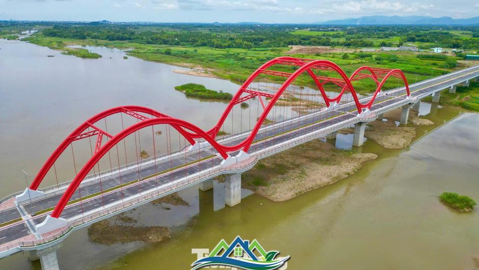 Cận cảnh cầu vòm thép đầu tiên ở Quảng Ngãi mang tên Phước Lộc