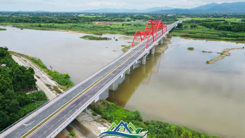 Cận cảnh cầu vòm thép đầu tiên ở Quảng Ngãi mang tên Phước Lộc