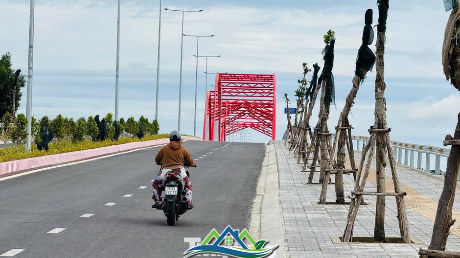Cận cảnh cầu vòm thép đầu tiên ở Quảng Ngãi mang tên Phước Lộc