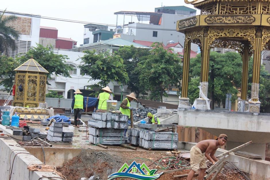 Cận cảnh đập dâng trong quá trình Cận cảnh đập dâng trong quá trình