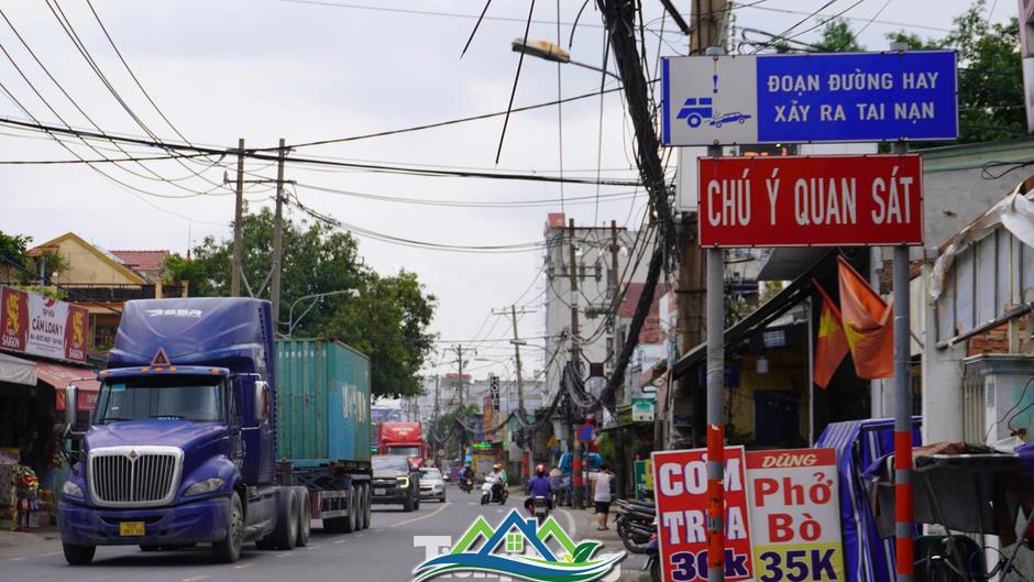 Cận cảnh đoạn đường 'tử thần' ở TPHCM sắp được mở rộng