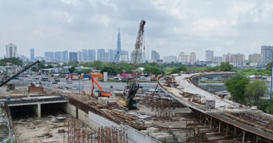 Cận cảnh dự án trọng điểm TP.HCM thi công ì ạch, dự kiến chậm tiến độ 1 năm