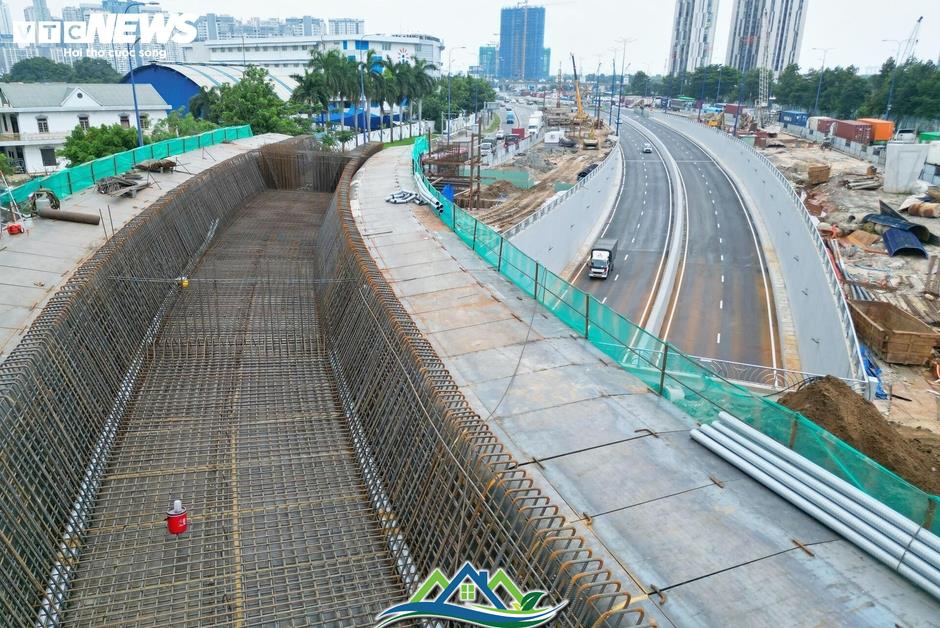 Cận cảnh dự án trọng điểm TP.HCM thi công ì ạch, dự kiến chậm tiến độ 1 năm