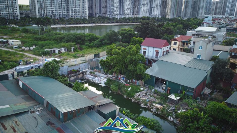 Cận cảnh hồ 25.000m2 ở Hà Nội bị lấn chiếm, xây dựng trái phép Cận cảnh hồ 25.000m2 ở Hà Nội bị lấn chiếm, xây dựng trái phép