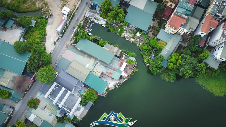 Cận cảnh hồ 25.000m2 ở Hà Nội bị lấn chiếm, xây dựng trái phép Cận cảnh hồ 25.000m2 ở Hà Nội bị lấn chiếm, xây dựng trái phép