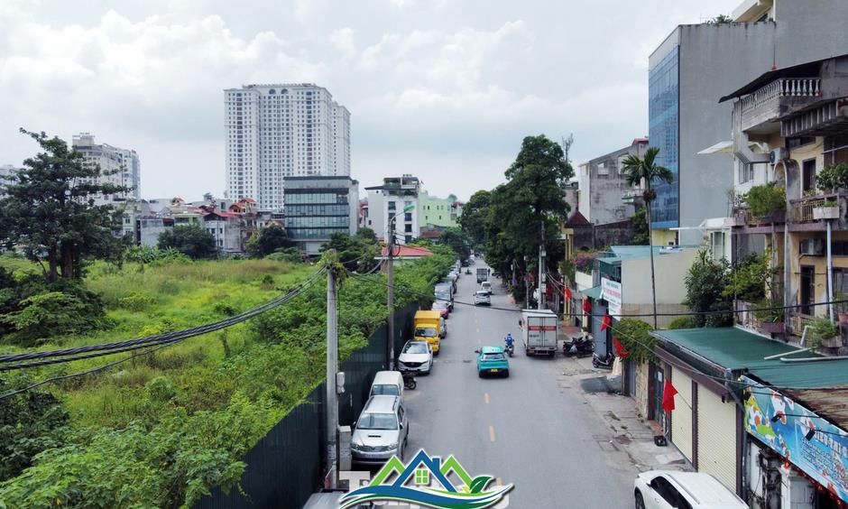 Cận cảnh khu đất bỏ hoang nhiều năm ở Hà Nội được thí điểm làm nhà ở Cận cảnh khu đất bỏ hoang nhiều năm ở Hà Nội được thí điểm làm nhà ở