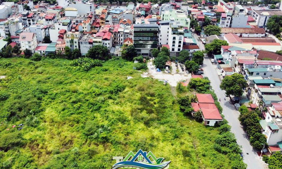 Cận cảnh khu đất bỏ hoang nhiều năm ở Hà Nội được thí điểm làm nhà ở Cận cảnh khu đất bỏ hoang nhiều năm ở Hà Nội được thí điểm làm nhà ở