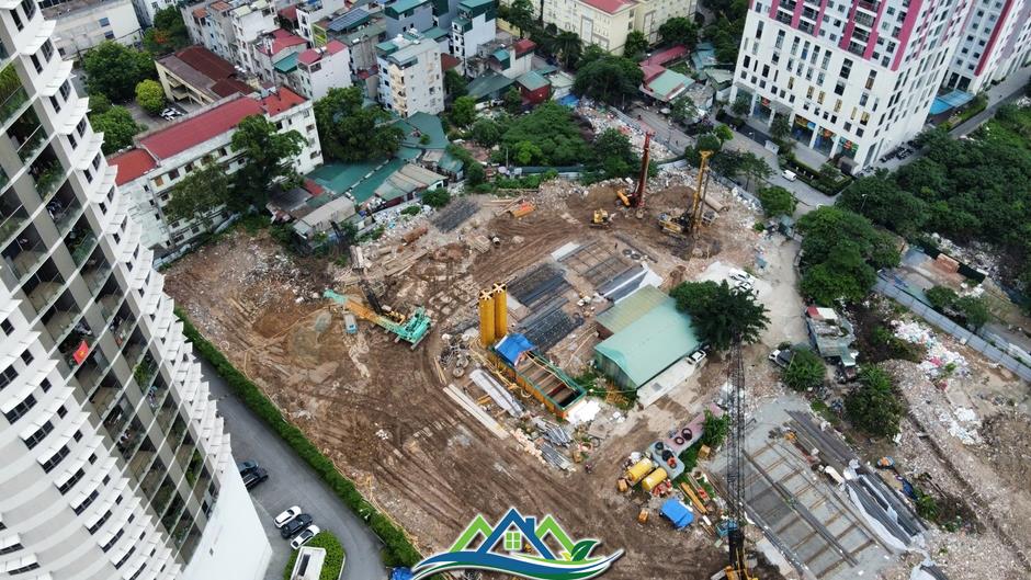 Cận cảnh khu 'đất vàng' 3 mặt tiền ở Hà Nội được đổi chủ sau nhiều năm bỏ hoang Cận cảnh khu 'đất vàng' 3 mặt tiền ở Hà Nội được đổi chủ sau nhiều năm bỏ hoang