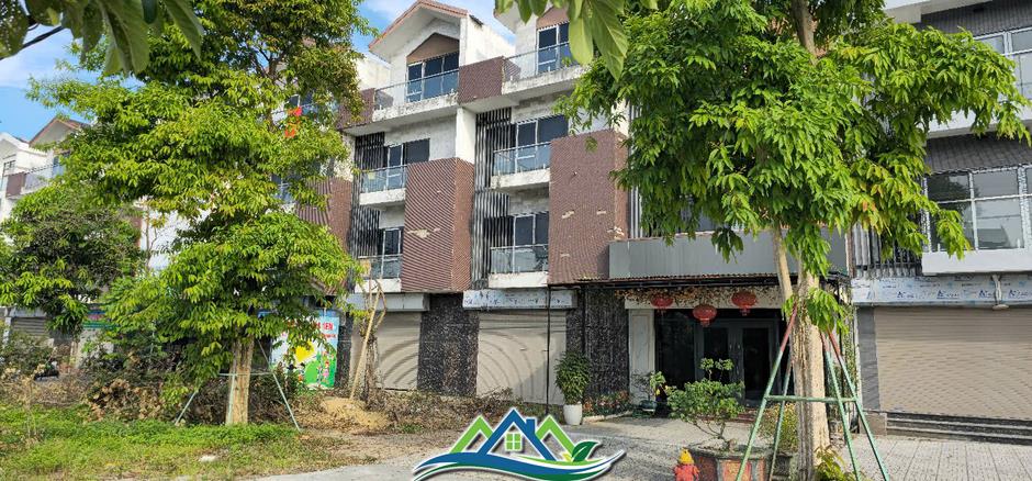 Cận cảnh khu đô thị hơn 1.400 tỉ đồng quá hạn tiến độ 6 năm vẫn chưa hoàn thành Cận cảnh khu đô thị hơn 1.400 tỉ đồng quá hạn tiến độ 6 năm vẫn chưa hoàn thành