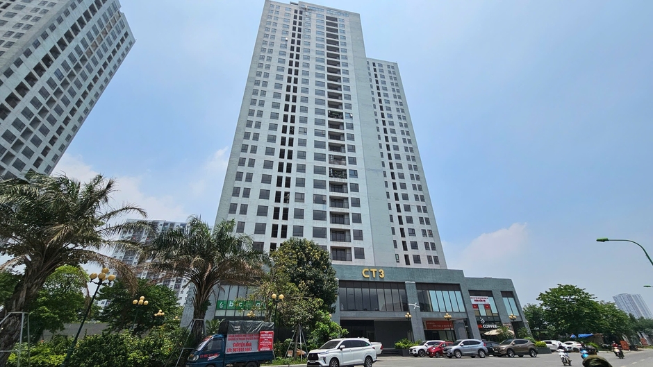 Cận cảnh khu hàng trăm căn hộ được 'đặt hàng' làm nhà tái định cư bỏ hoang giữa lúc dân 'khát' nhà ở Cận cảnh khu hàng trăm căn hộ được 'đặt hàng' làm nhà tái định cư bỏ hoang giữa lúc dân 'khát' nhà ở