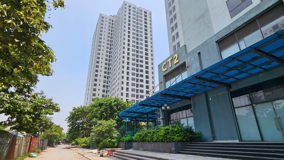 Cận cảnh khu hàng trăm căn hộ được 'đặt hàng' làm nhà tái định cư bỏ hoang giữa lúc dân 'khát' nhà ở Cận cảnh khu hàng trăm căn hộ được 'đặt hàng' làm nhà tái định cư bỏ hoang giữa lúc dân 'khát' nhà ở