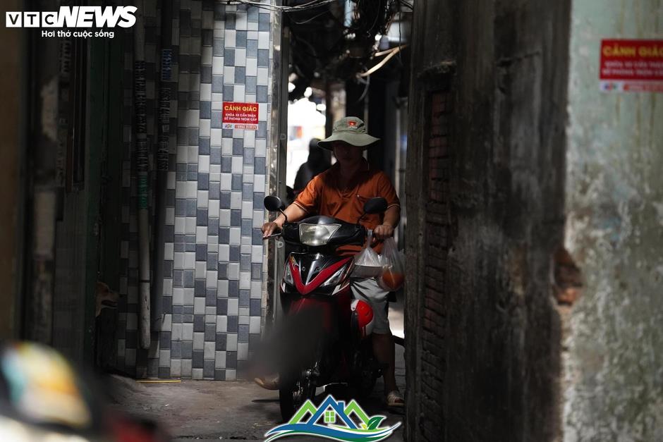 Cận cảnh khu phố siêu nhỏ, bít bùng không lối thoát ở trung tâm TP.HCM Cận cảnh khu phố siêu nhỏ, bít bùng không lối thoát ở trung tâm TP.HCM