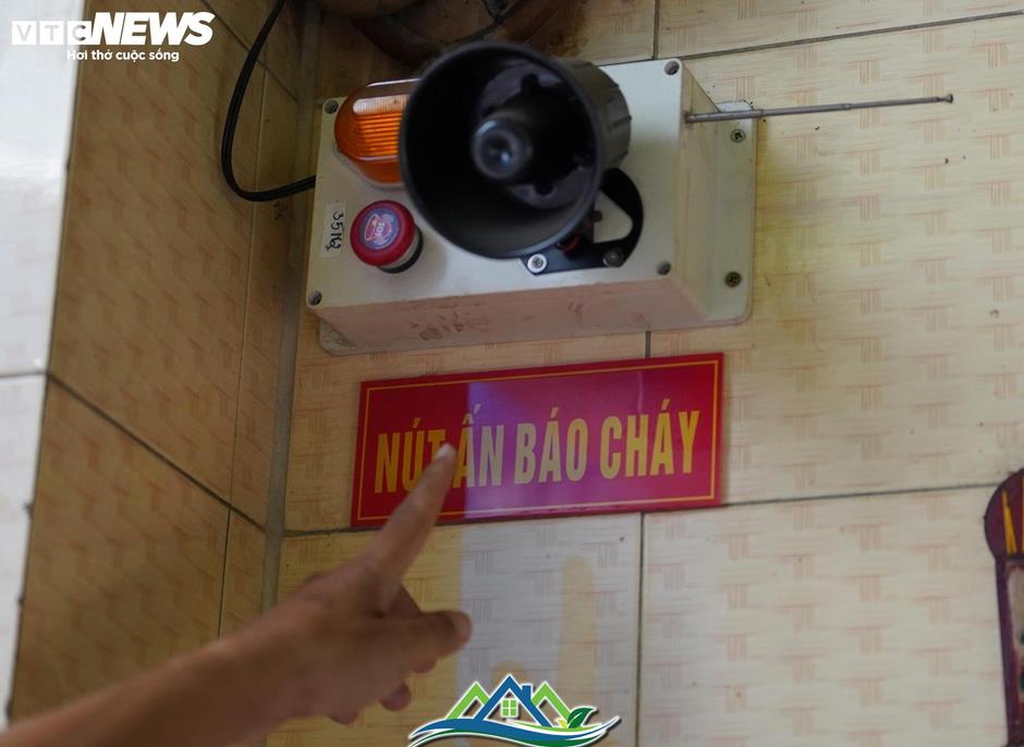 Cận cảnh khu phố siêu nhỏ, bít bùng không lối thoát ở trung tâm TP.HCM Cận cảnh khu phố siêu nhỏ, bít bùng không lối thoát ở trung tâm TP.HCM