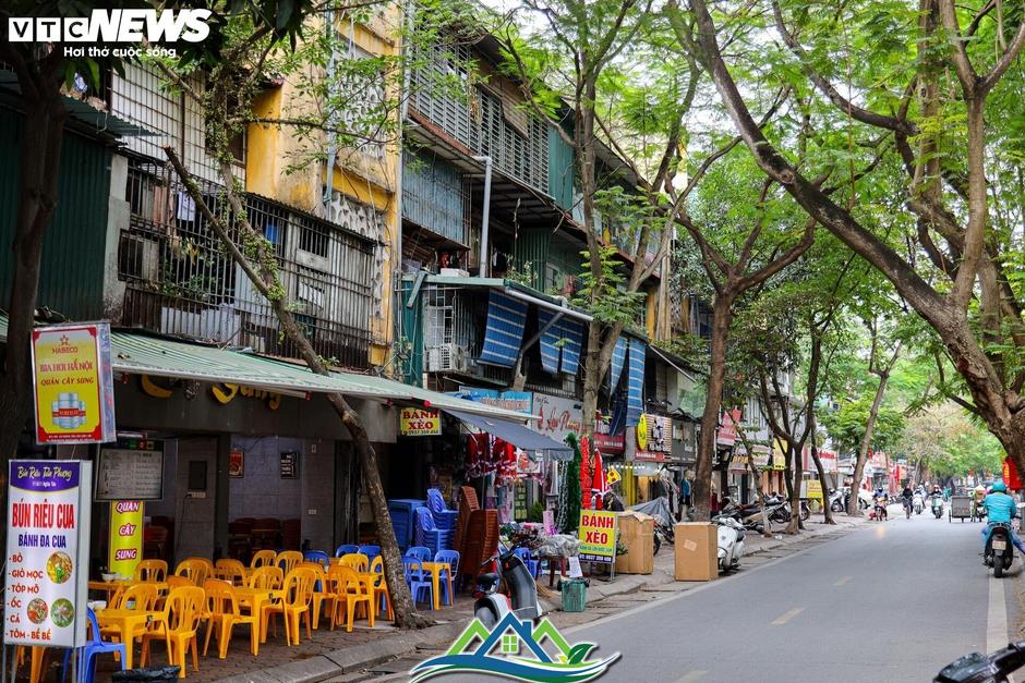 Cận cảnh khu tập thể cũ nát sắp biến thành cao ốc ở Hà Nội Cận cảnh khu tập thể cũ nát sắp biến thành cao ốc ở Hà Nội