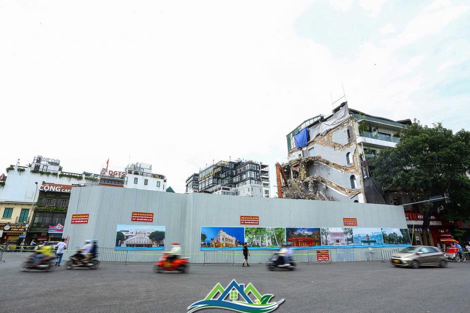Cận cảnh những công đoạn cuối cùng của quá trình phá dỡ tòa nhà Hàm cá mập Cận cảnh những công đoạn cuối cùng của quá trình phá dỡ tòa nhà Hàm cá mập