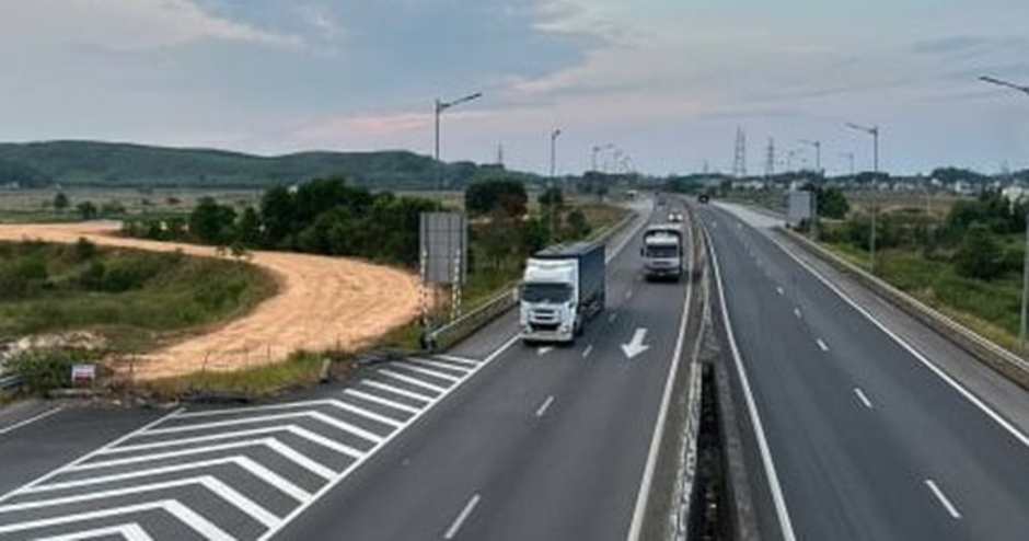 Cận cảnh nút giao cao tốc ở Quảng Ngãi tái khởi động sau hơn 6 năm 