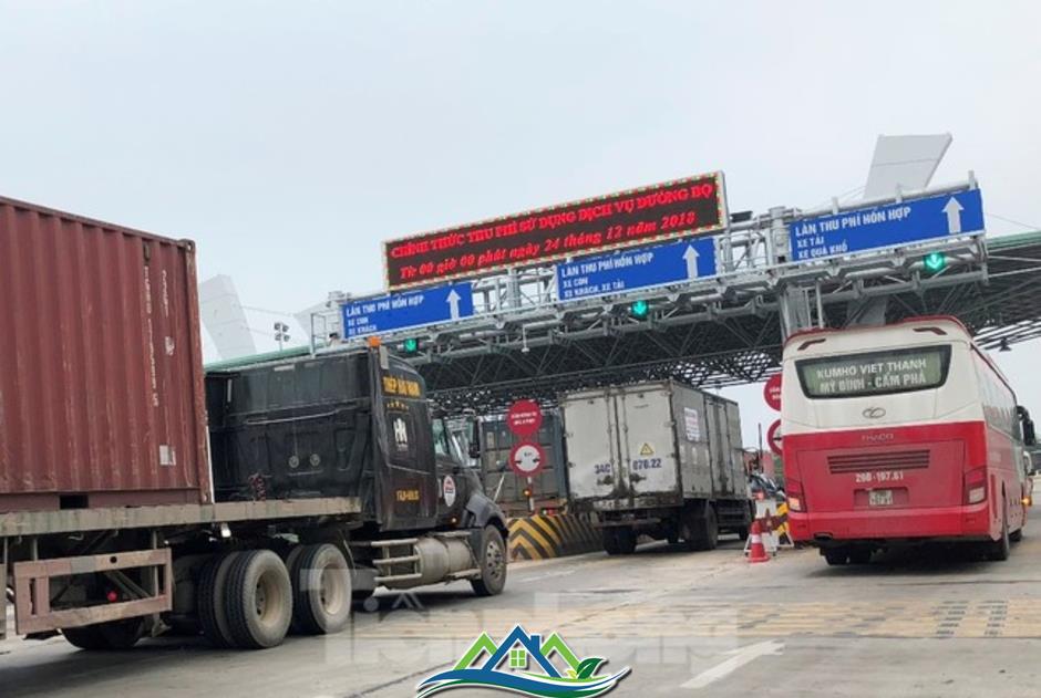 Cận cảnh QL18 Bắc Ninh - Nội Bài vừa được đề xuất thành cao tốc 6 làn xe Cận cảnh QL18 Bắc Ninh - Nội Bài vừa được đề xuất thành cao tốc 6 làn xe