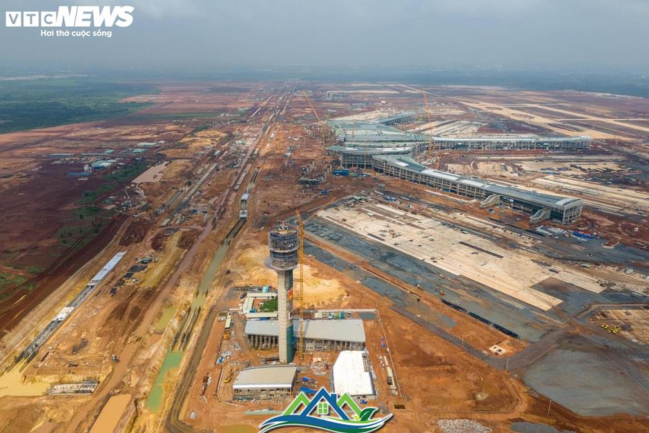 Cận cảnh tháp không lưu cao nhất Việt Nam đang tăng tốc về đích Cận cảnh tháp không lưu cao nhất Việt Nam đang tăng tốc về đích