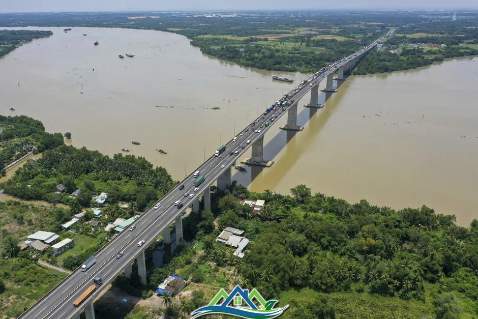 Cận cảnh tuyến cao tốc TPHCM-Long Thành-Dầu Giây sắp mở rộng lên 8 làn xe Cận cảnh tuyến cao tốc TPHCM-Long Thành-Dầu Giây sắp mở rộng lên 8 làn xe
