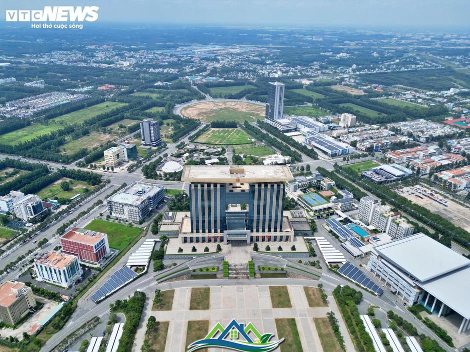 Cận cảnh tuyến Metro sẽ nối khu công nghiệp lớn nhất nước với trung tâm TP.HCM Cận cảnh tuyến Metro sẽ nối khu công nghiệp lớn nhất nước với trung tâm TP.HCM