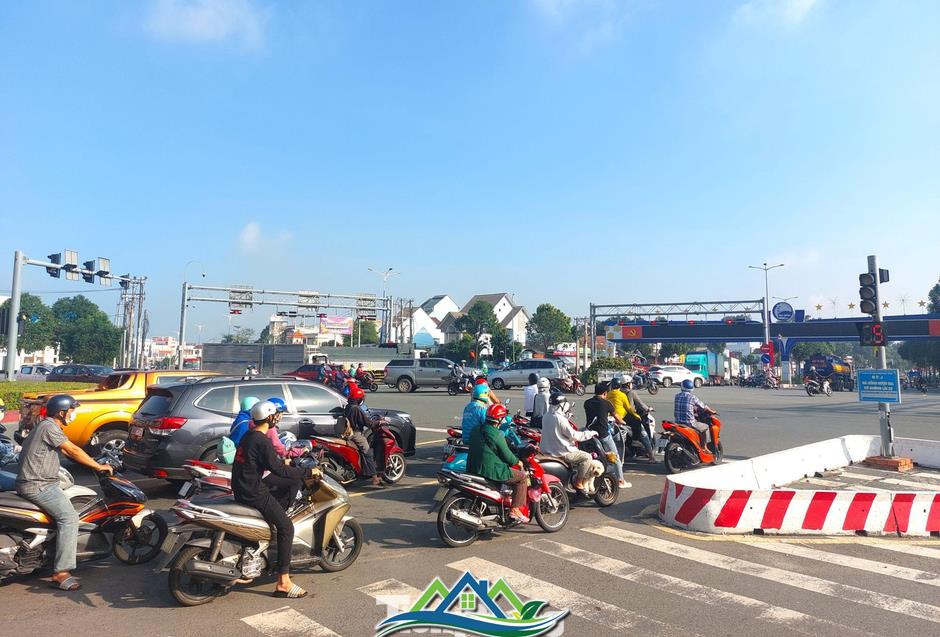 Cận cảnh vị trí đầu tiên trên quốc lộ 13 được chọn làm hầm chui nghìn tỉ