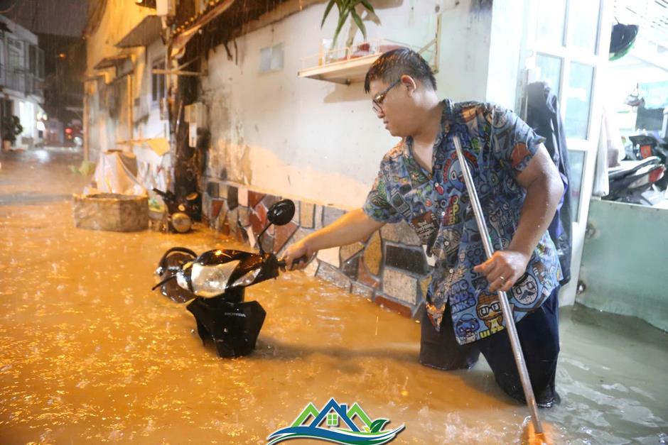 Cấp bách giải bài toán ‘cứ mưa là thành phố ngập sâu, tê liệt’
