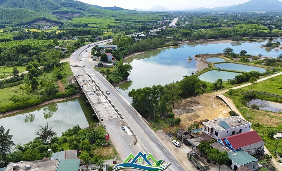 Cầu 'chống nạng gỗ' trên quốc lộ 1A qua Hà Tĩnh hiện ra sao? Cầu 'chống nạng gỗ' trên quốc lộ 1A qua Hà Tĩnh hiện ra sao?