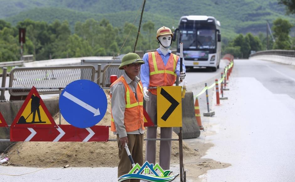 Cầu 'chống nạng gỗ' trên quốc lộ 1A qua Hà Tĩnh hiện ra sao? Cầu 'chống nạng gỗ' trên quốc lộ 1A qua Hà Tĩnh hiện ra sao?