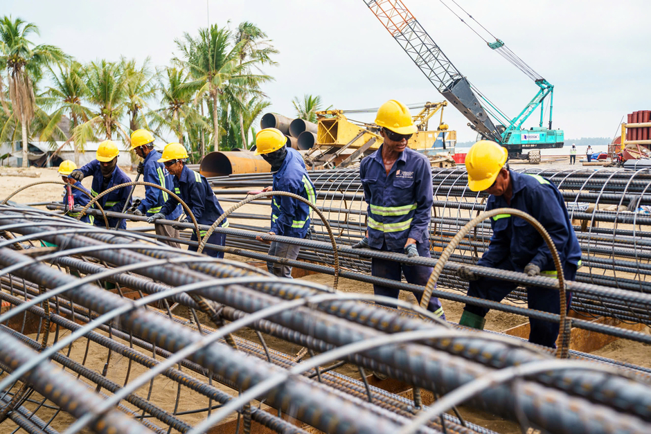 Cầu có trụ tháp cao bằng toà nhà 35 tầng, nhịp chính dài thứ 2 Việt Nam, sẽ rút ngắn 80 km đường từ Cà Mau tới TP.HCM Cầu có trụ tháp cao bằng toà nhà 35 tầng, nhịp chính dài thứ 2 Việt Nam, sẽ rút ngắn 80 km đường từ Cà Mau tới TP.HCM