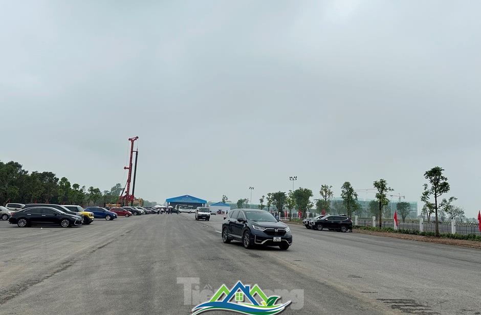 Cầu đầu tiên tại Hà Nội vượt cả sông Hồng và sông Đuống Cầu đầu tiên tại Hà Nội vượt cả sông Hồng và sông Đuống