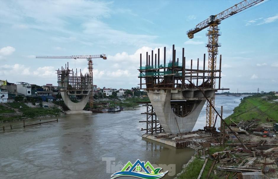 Cầu Đuống mới vẫn chơi vơi hai trụ cầu, chưa thể làm đường kết nối Cầu Đuống mới vẫn chơi vơi hai trụ cầu, chưa thể làm đường kết nối