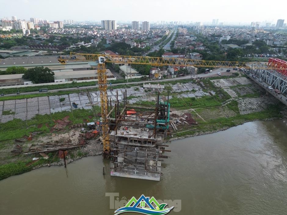 Cầu Đuống mới vẫn chơi vơi hai trụ cầu, chưa thể làm đường kết nối Cầu Đuống mới vẫn chơi vơi hai trụ cầu, chưa thể làm đường kết nối